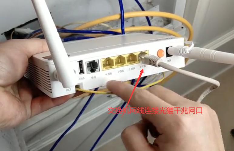 光猫光纤快速连接器与光纤,光纤快速连接器怎么接路由器 